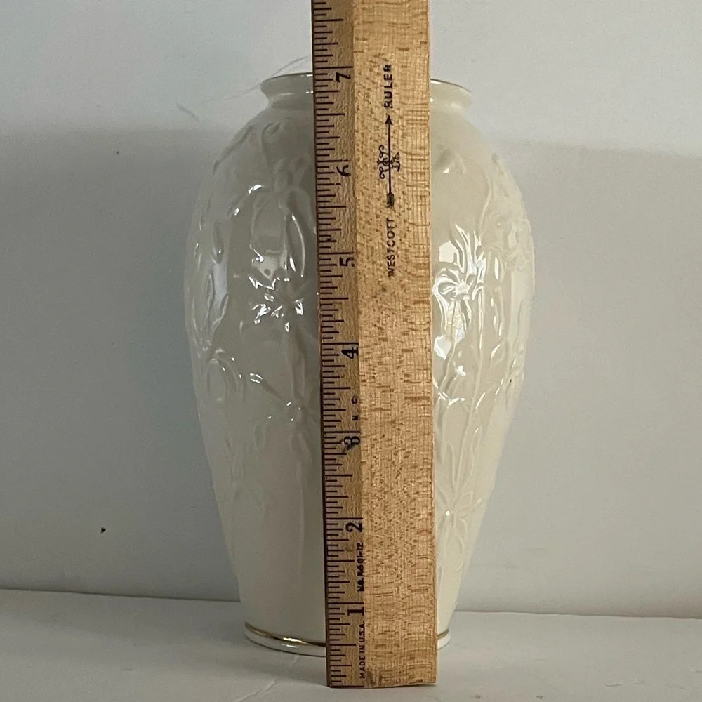 Lenox Bone China Vase with Gold Trim / Lily Pattern
